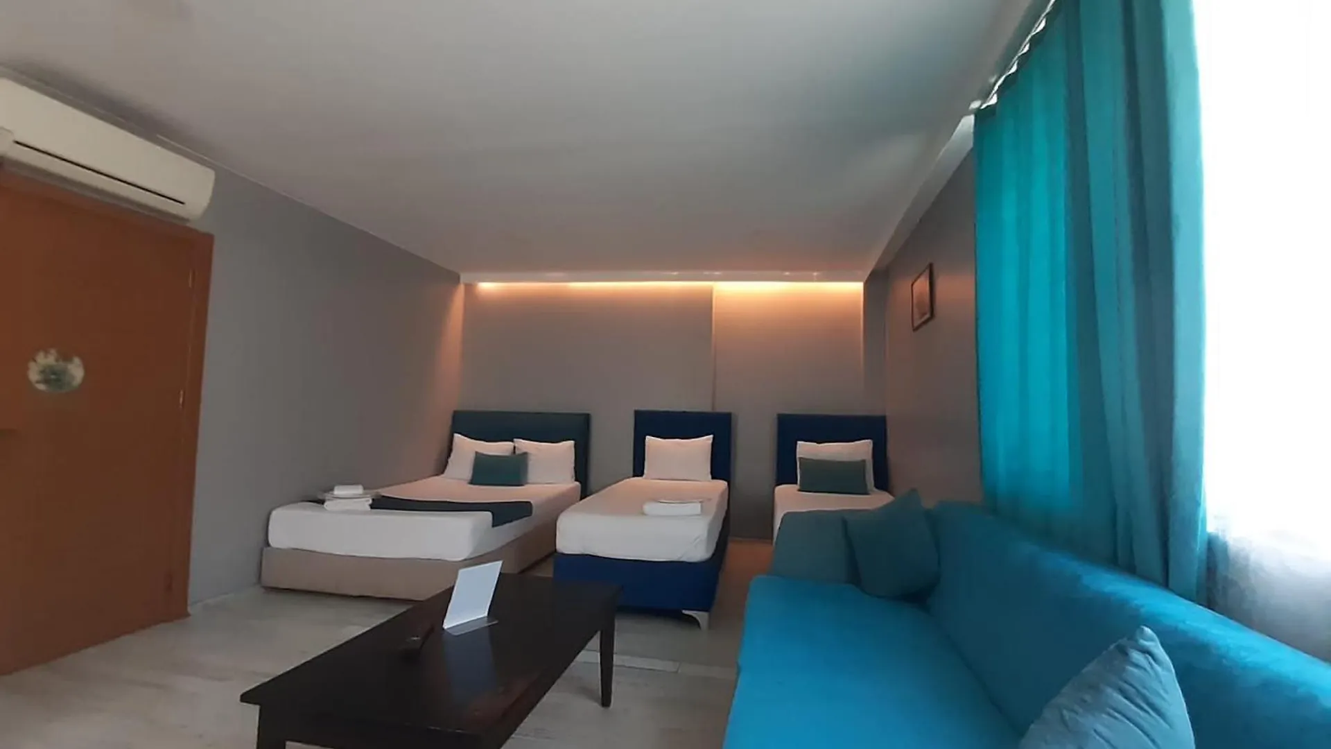 216 Turkuaz Suit İstanbul